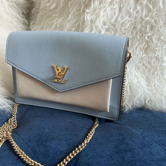 Louis Vuitton
Mylockme Chain Pochette - Picture 2 of 7